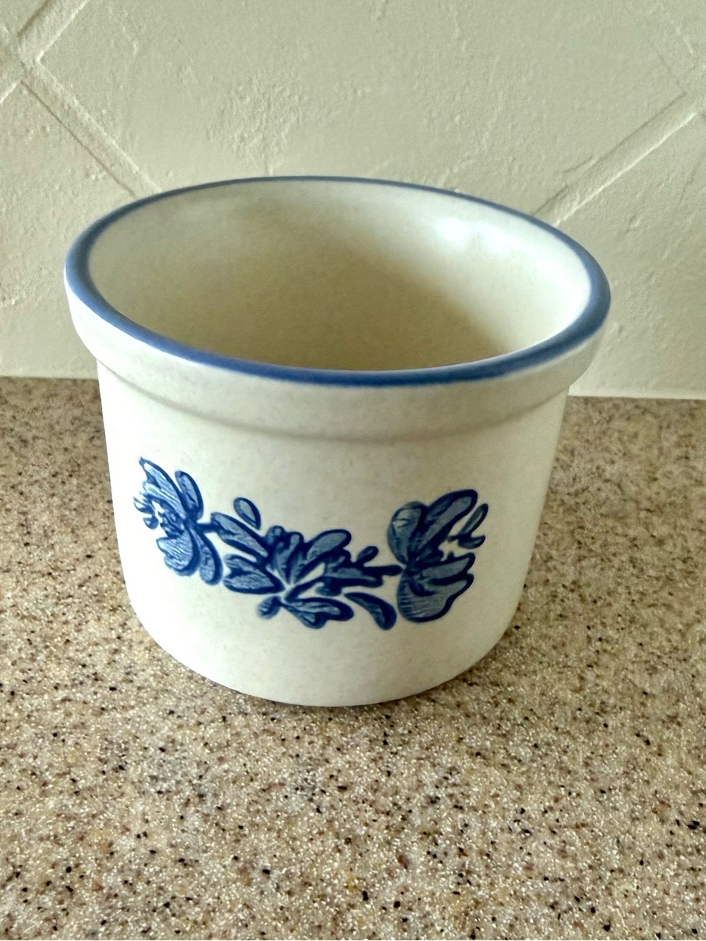 Pfaltzgraff Yorktowne Crock Stoneware